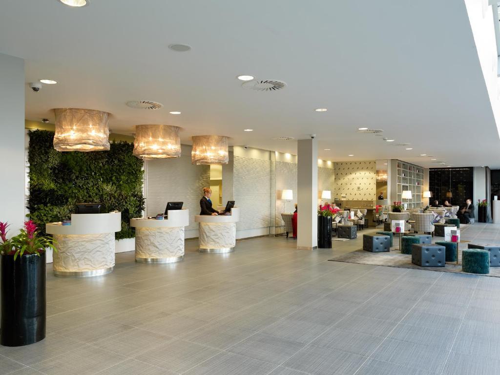 Radisson Blu Hotel East Midlands Airport Castle Donington Esterno foto